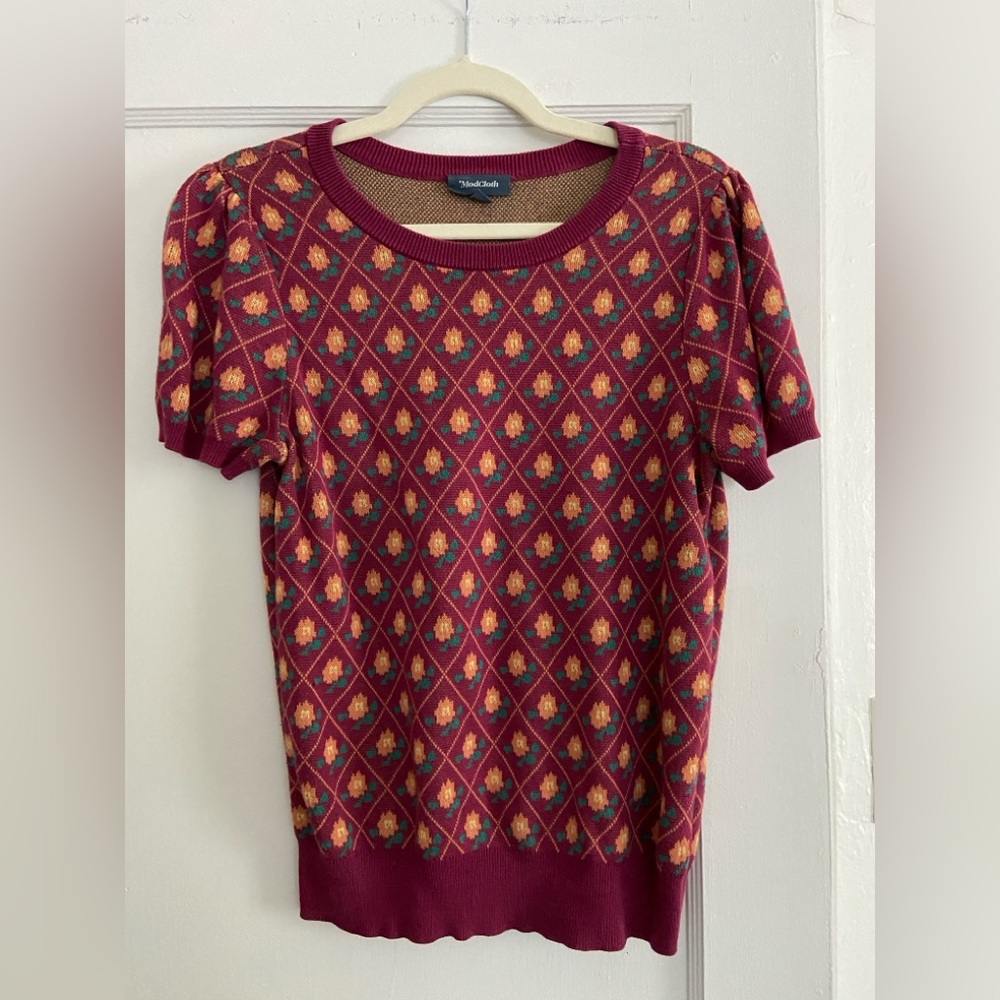 ModCloth Vintage Style Red and Gold Women's Shortsleeved Sweater